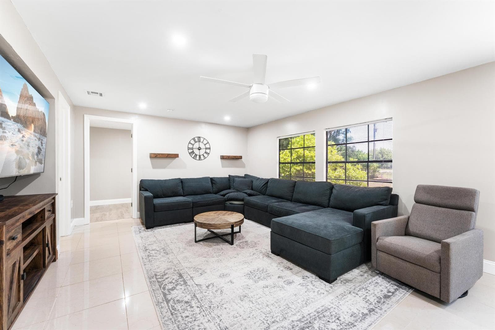 11682 60th Street N photo 9