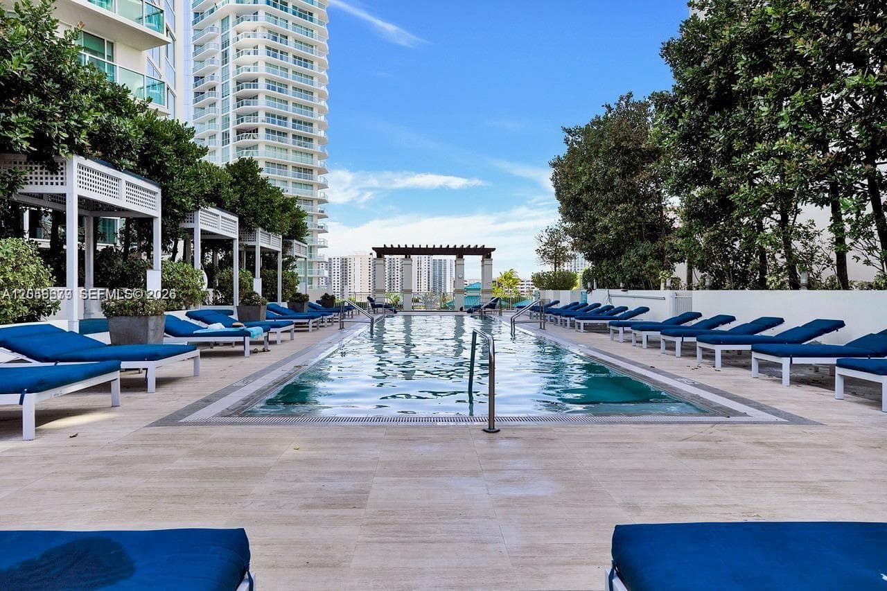 150 Sunny Isles Blvd 1-805 photo 6