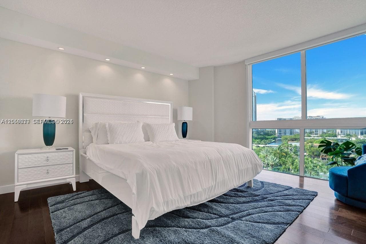 150 Sunny Isles Blvd 1-805 photo 7