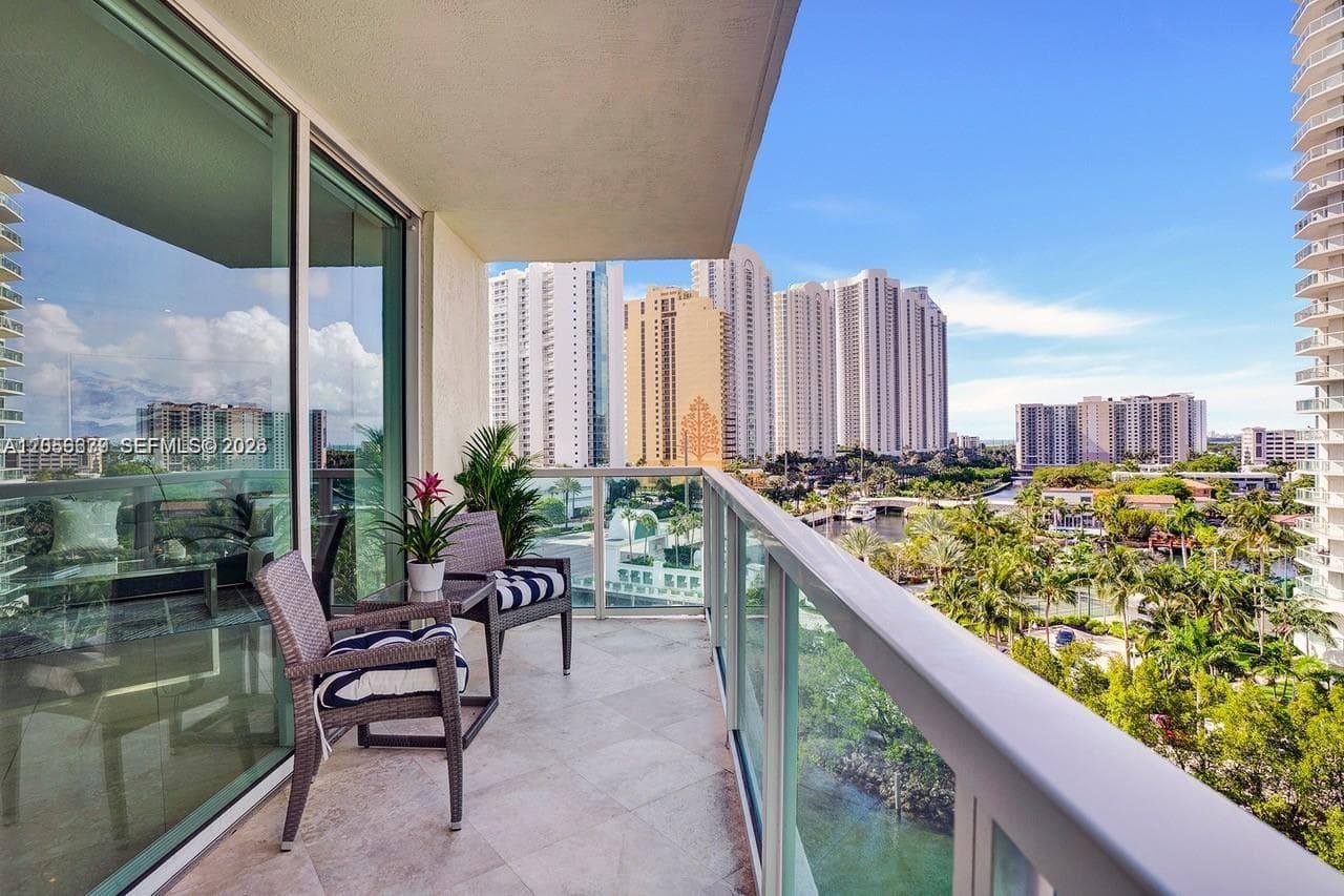 150 Sunny Isles Blvd 1-805 photo 19
