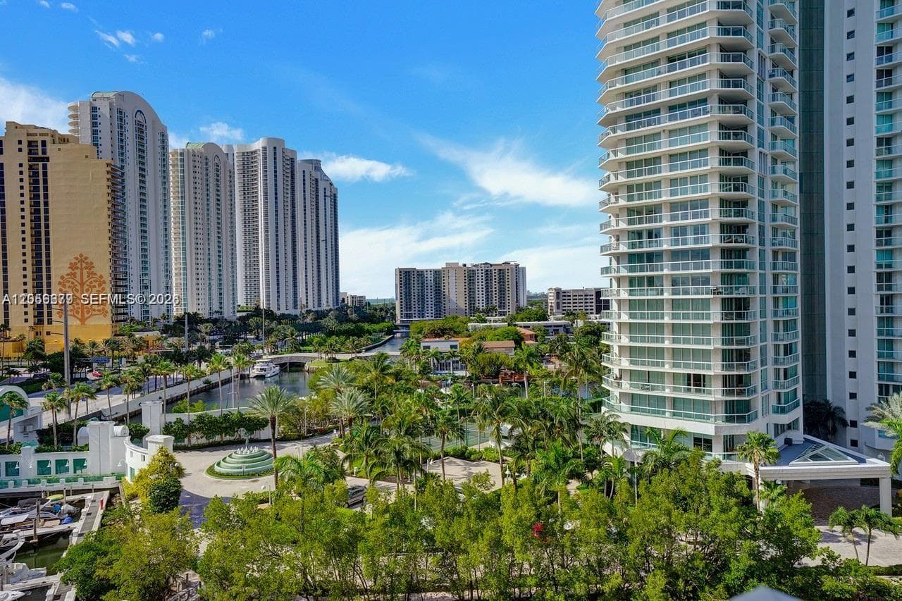 150 Sunny Isles Blvd 1-805 photo 21