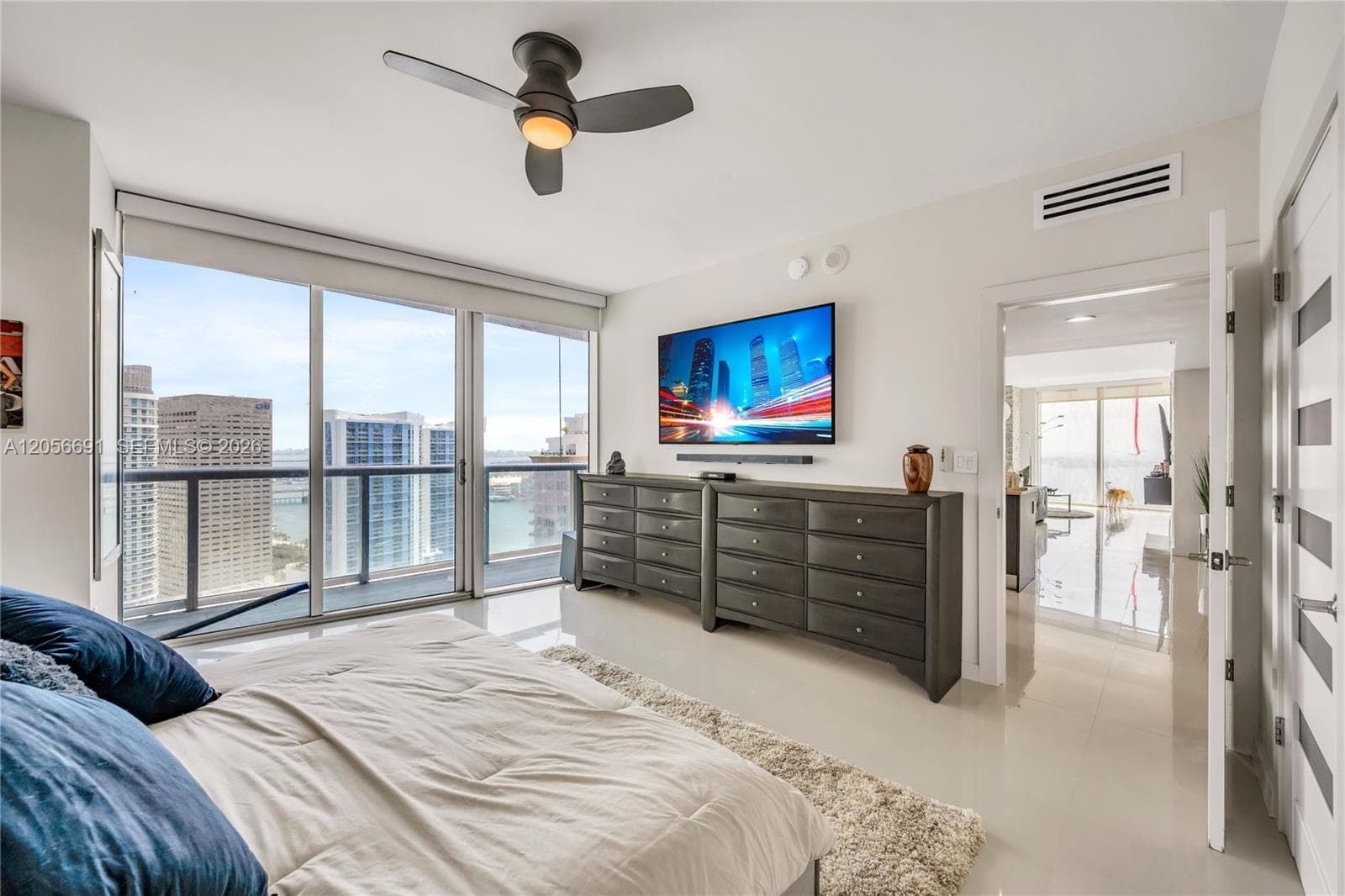 495 Brickell Ave 3702 photo 18