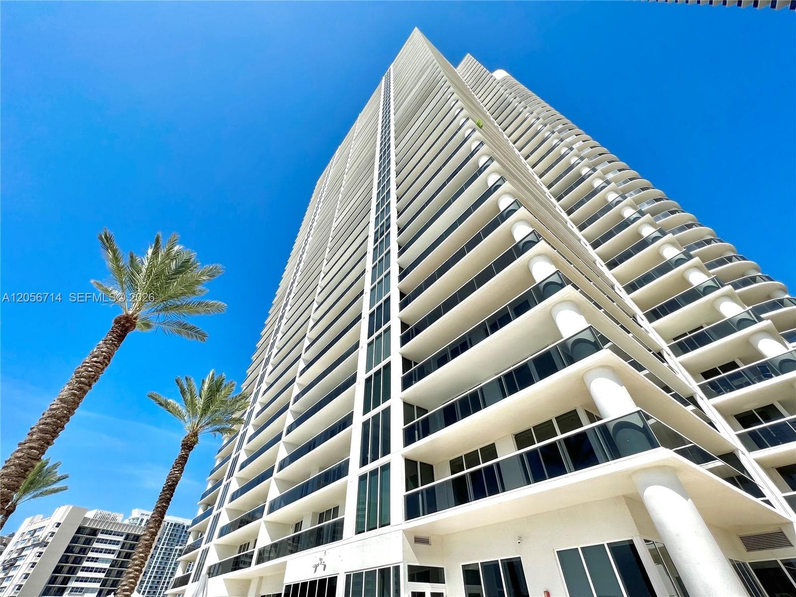 1850 S Ocean Dr 2204 photo 2