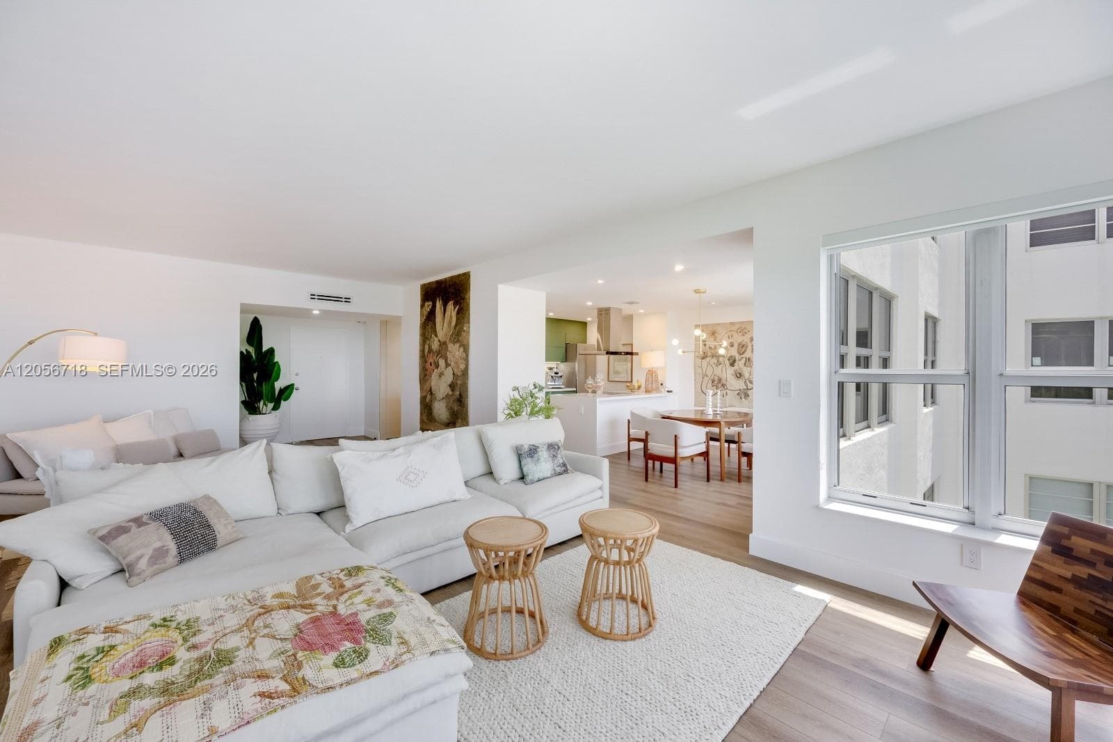 9102 W Bay Harbor Dr 10-B photo 1