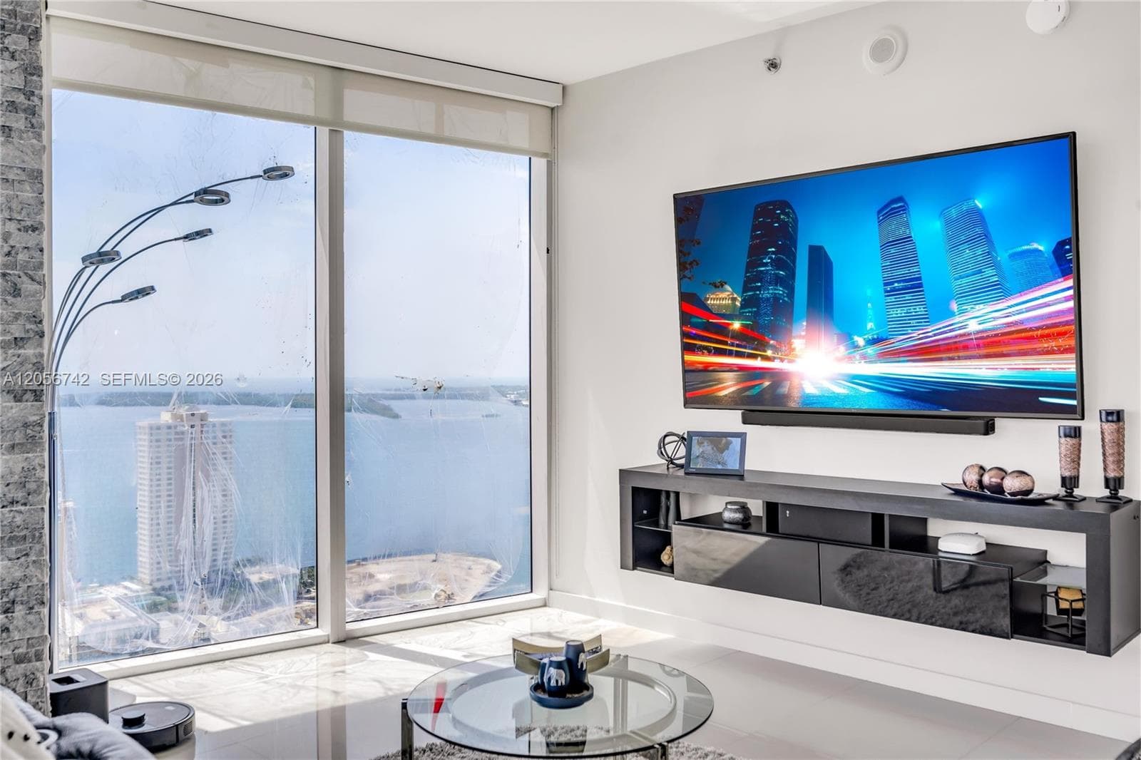 495 Brickell Ave 3702 photo 3