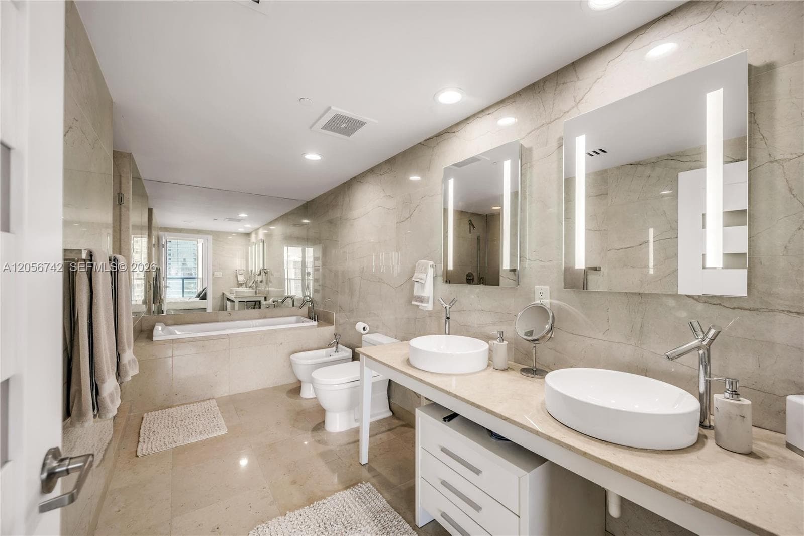 495 Brickell Ave 3702 photo 20