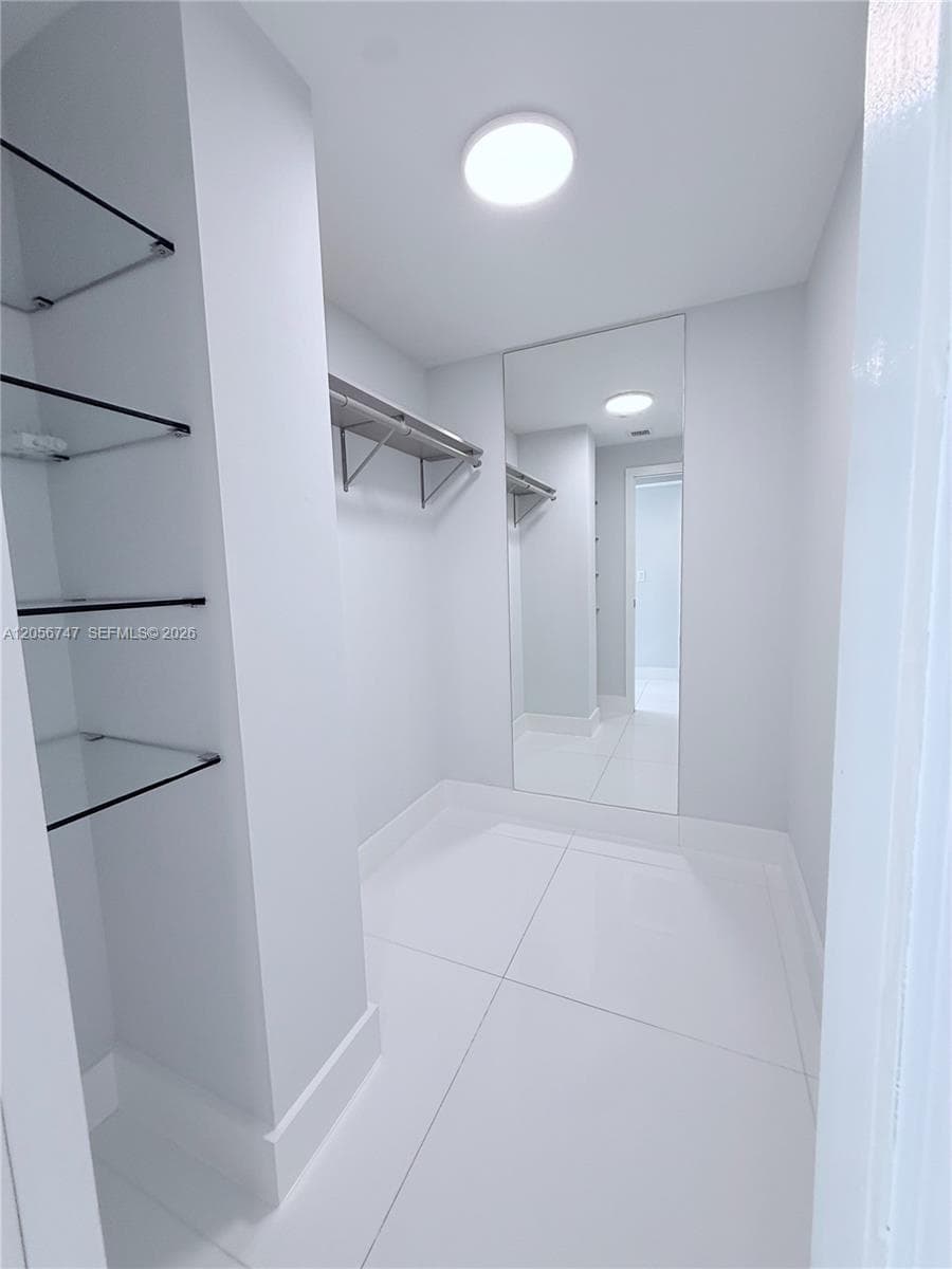 19390 Collins Ave 907 photo 11