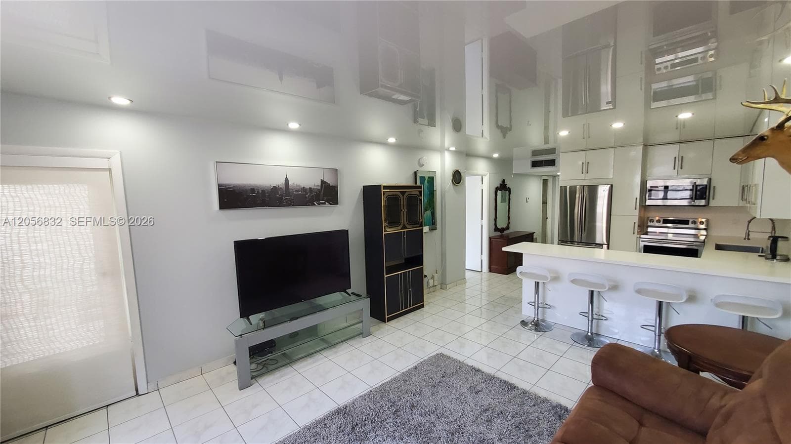 1849 S Ocean Dr 505 photo 2