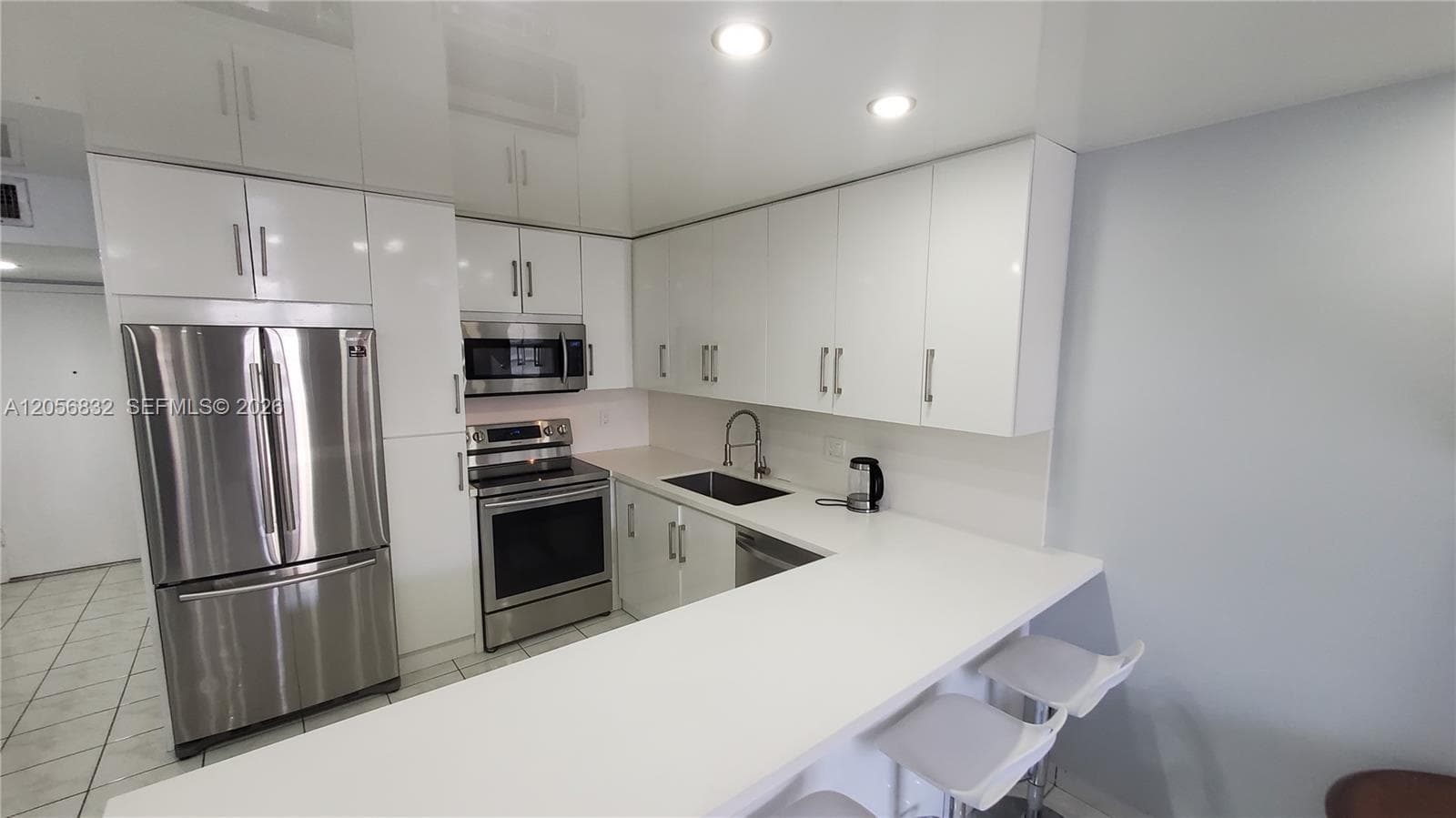 1849 S Ocean Dr 505 photo 6