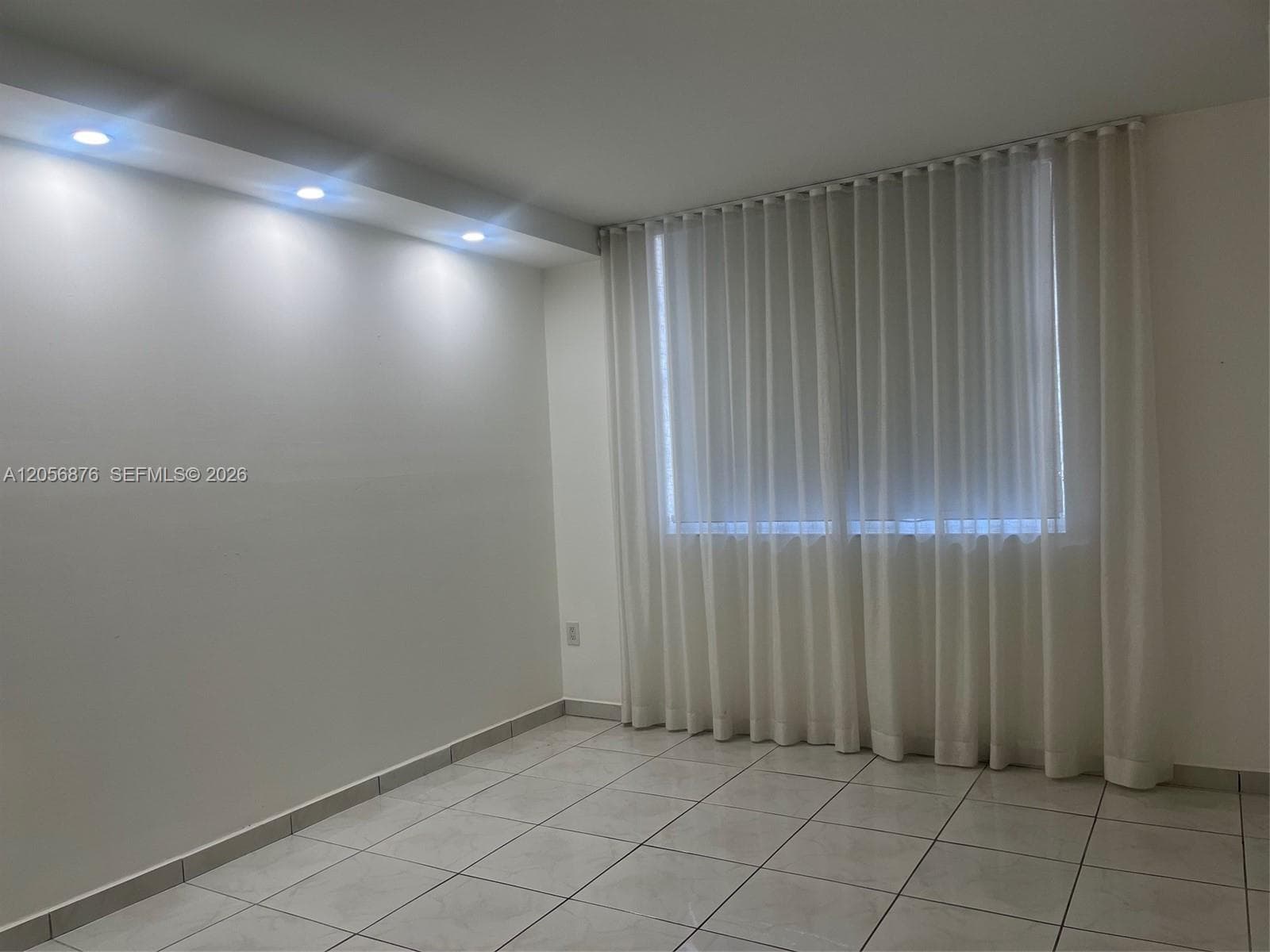 300 Bayview Dr 207 photo 16