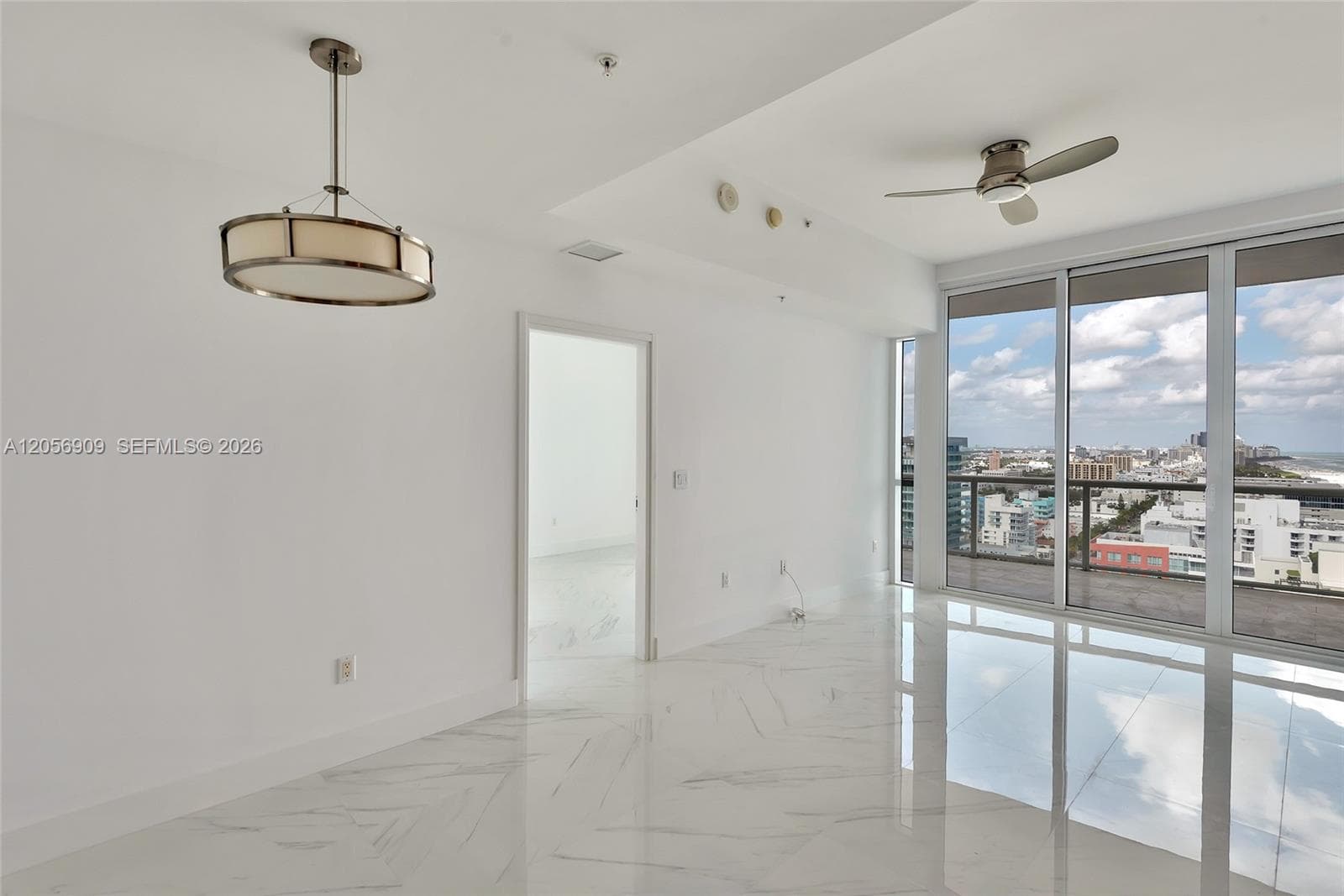 50 S Pointe Dr 2007 photo 10