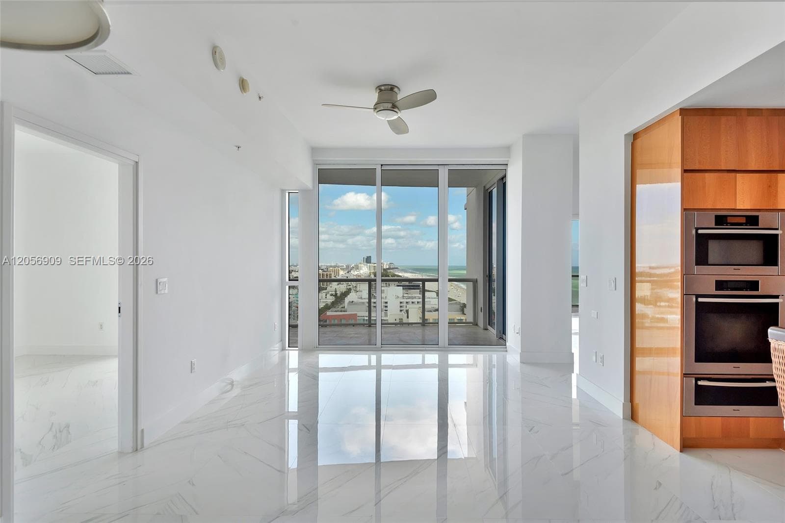 50 S Pointe Dr 2007 photo 11