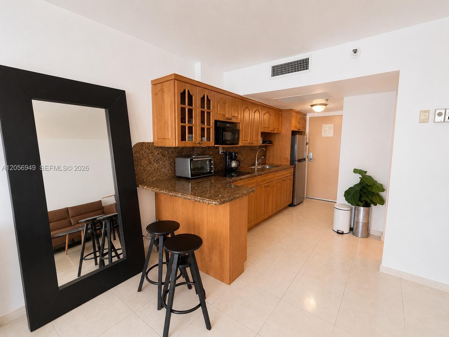 19201 Collins Ave 1025 photo 4