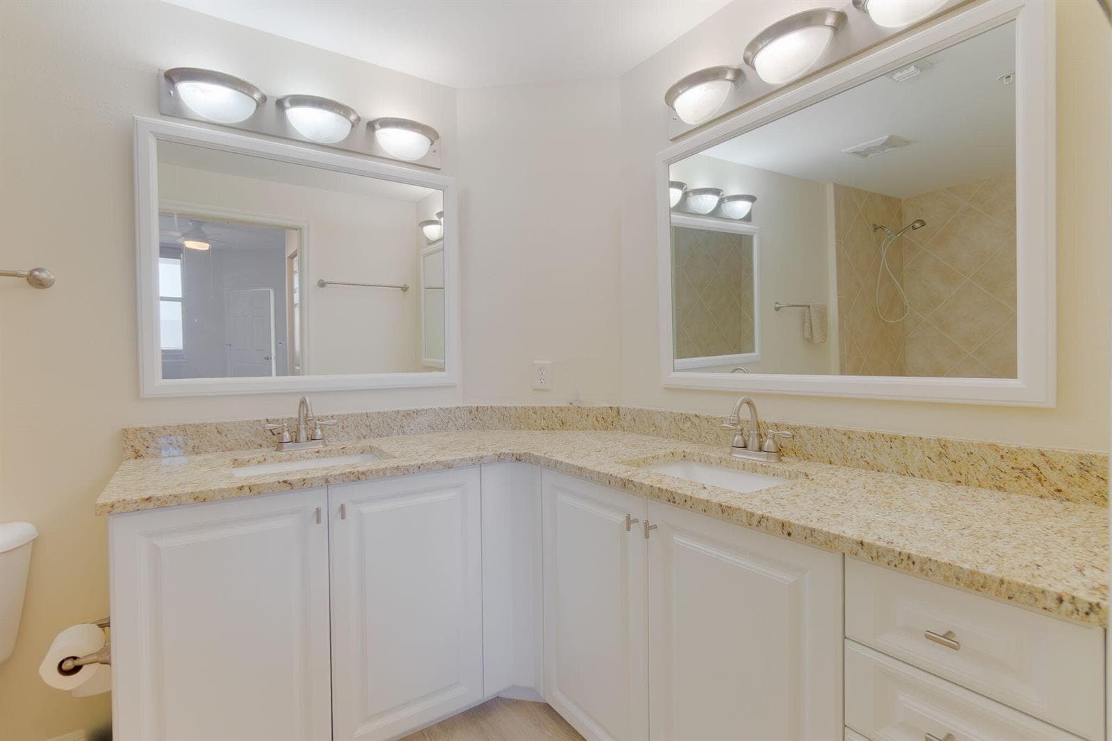 806 E Windward Way 405 photo 16