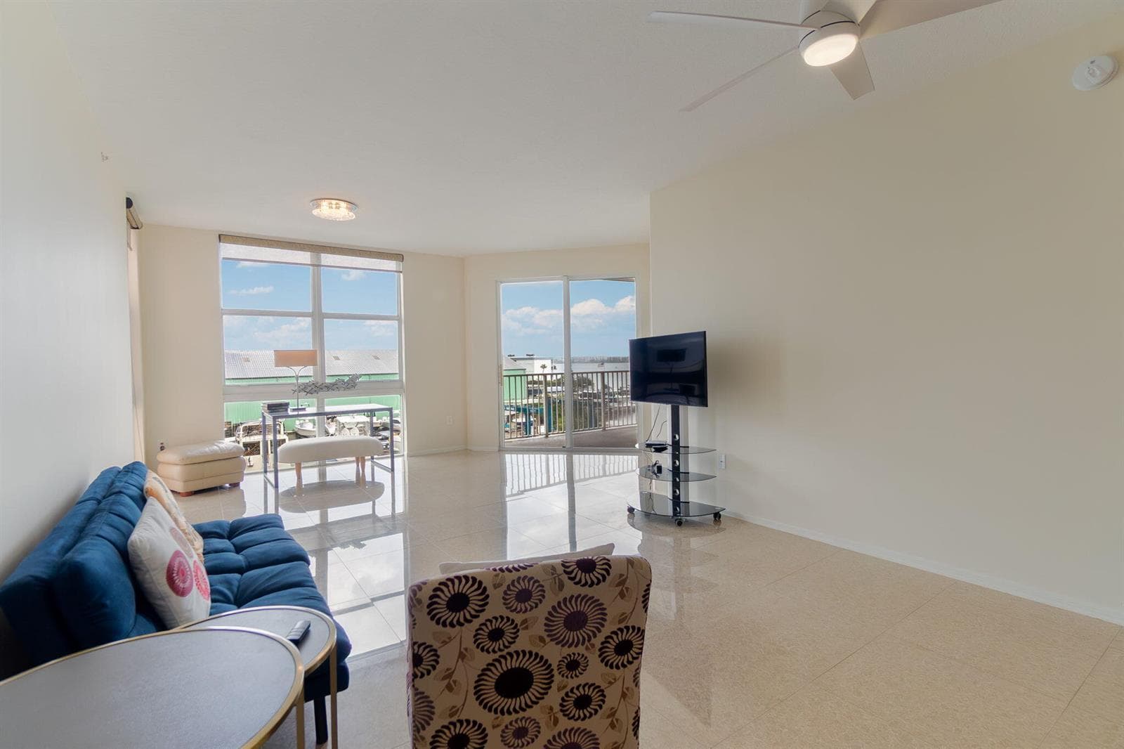 806 E Windward Way 405 photo 3