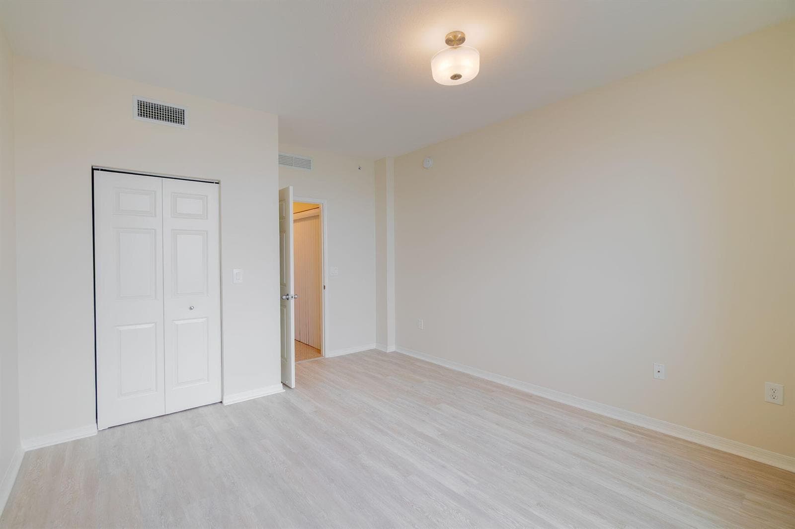 806 E Windward Way 405 photo 19