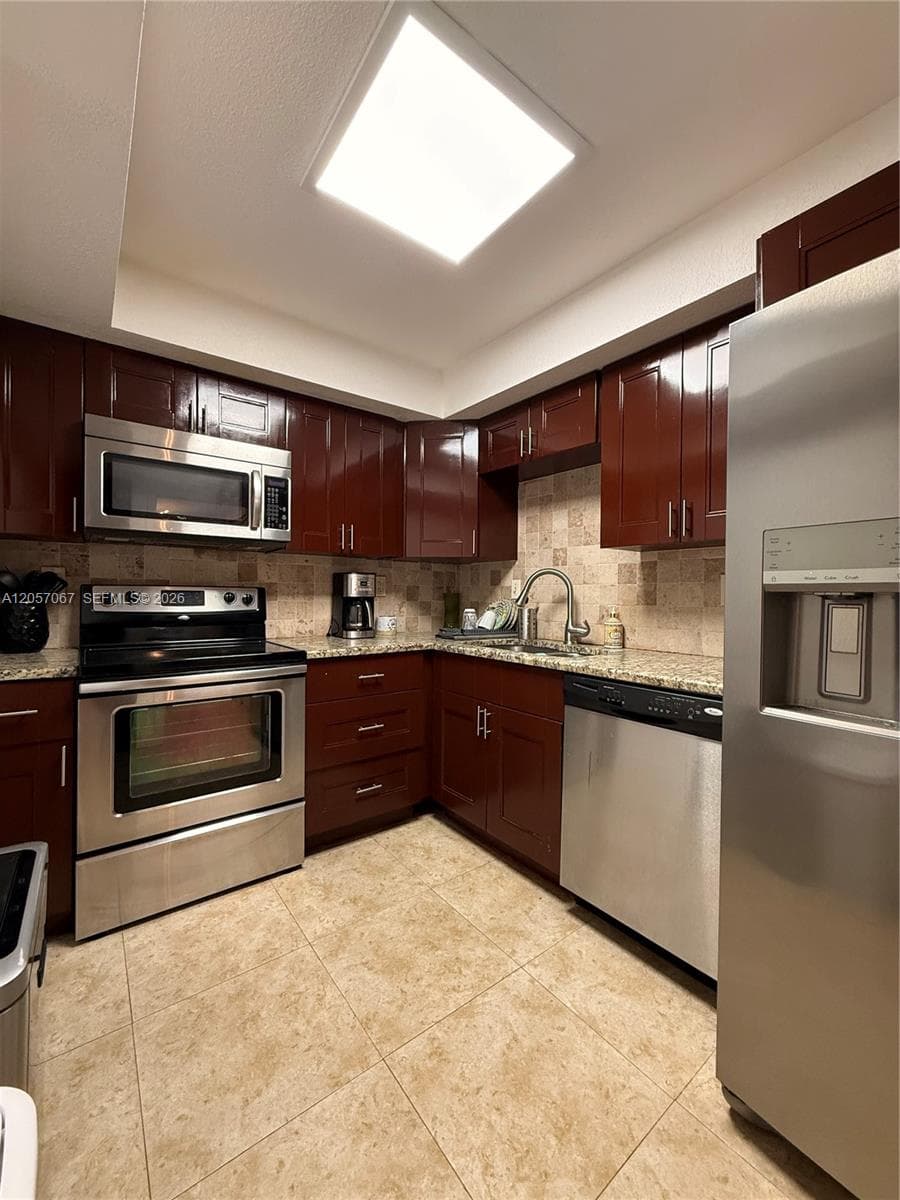 3221 S Ocean Blvd 608 photo 2