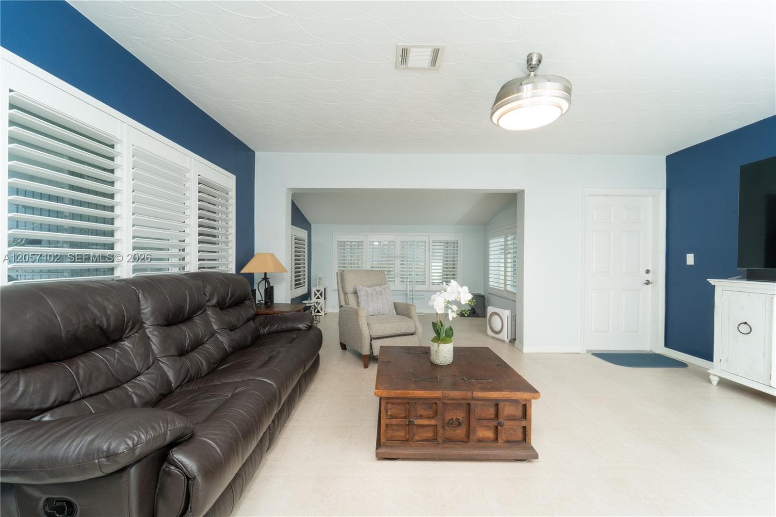 2631 Thomas St photo 6