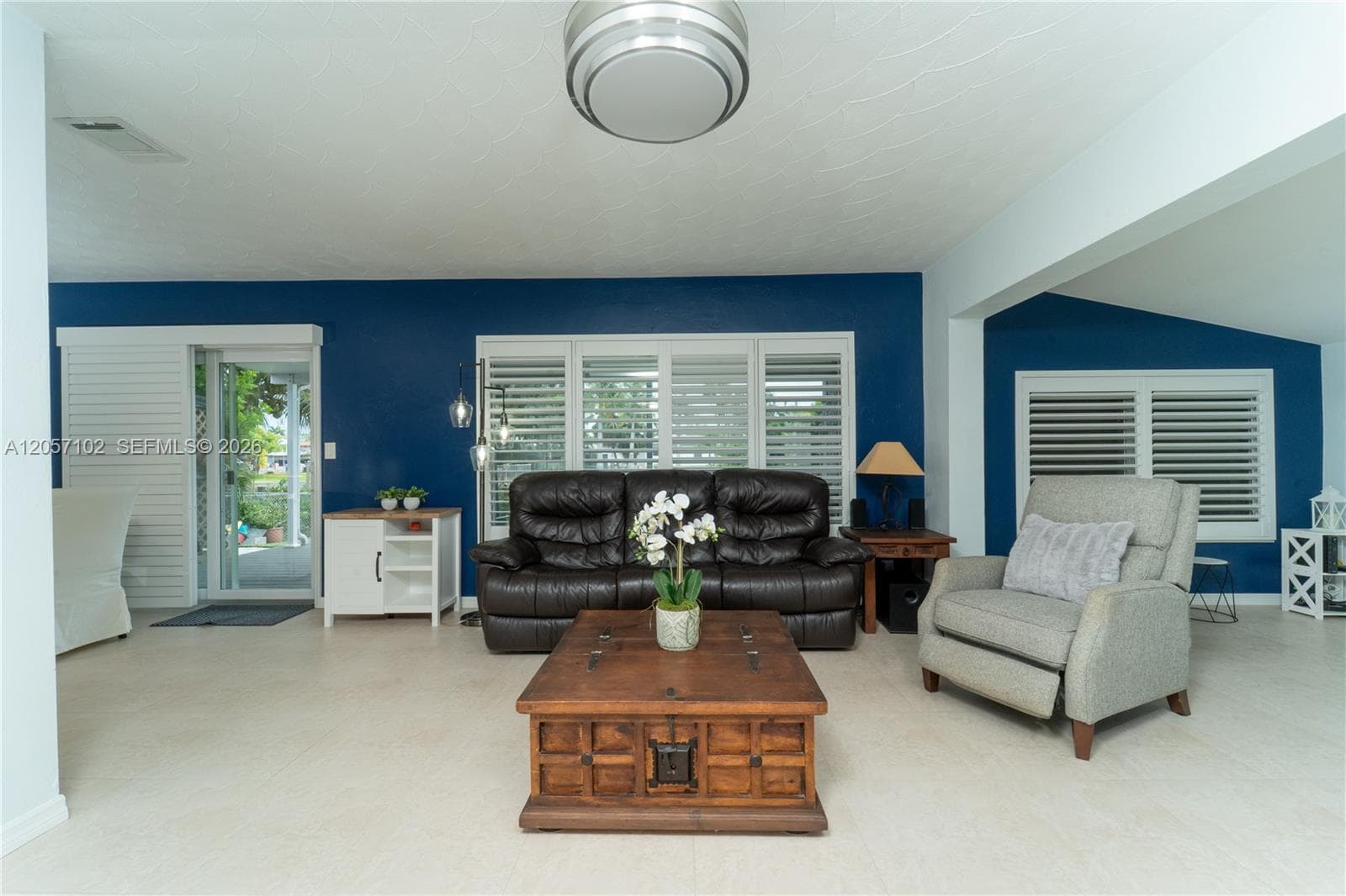 2631 Thomas St photo 5