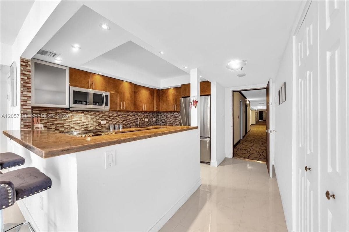 20515 E Country Club Dr 2048 photo 6