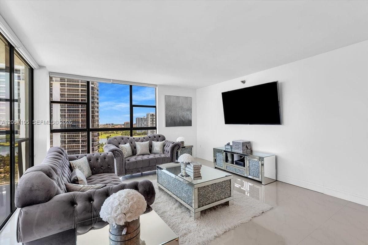 20515 E Country Club Dr 2048 photo 12