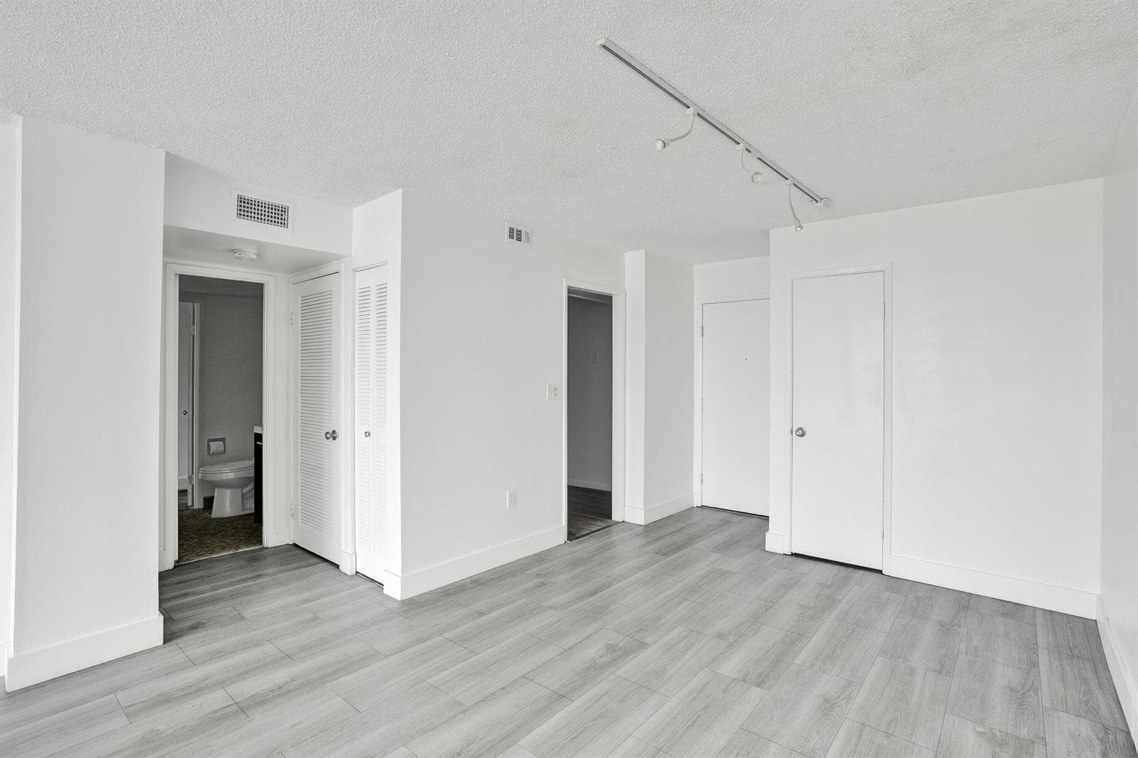 2841 NE 163RD Street 1111 photo 6