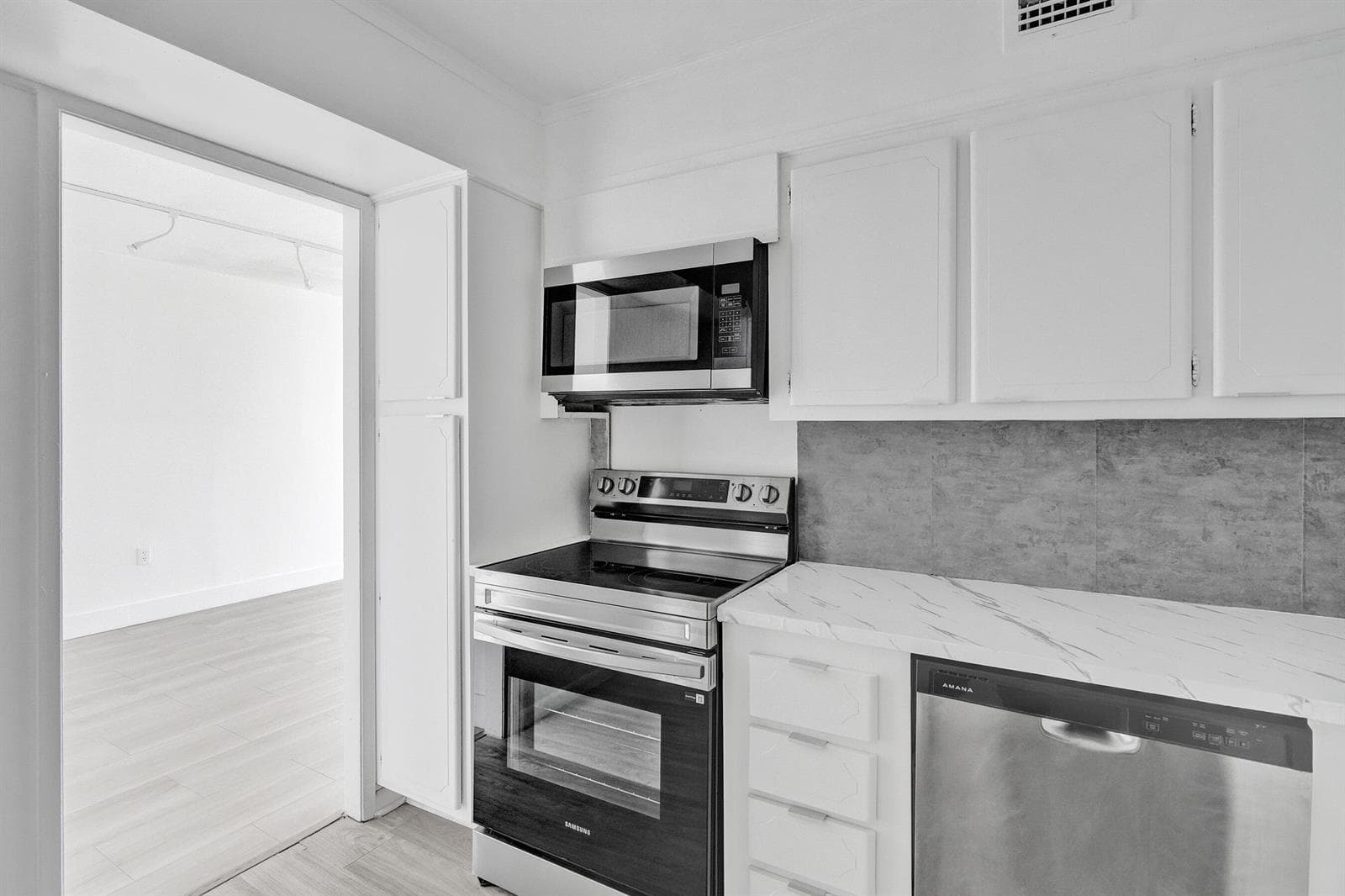 2841 NE 163RD Street 1111 photo 16