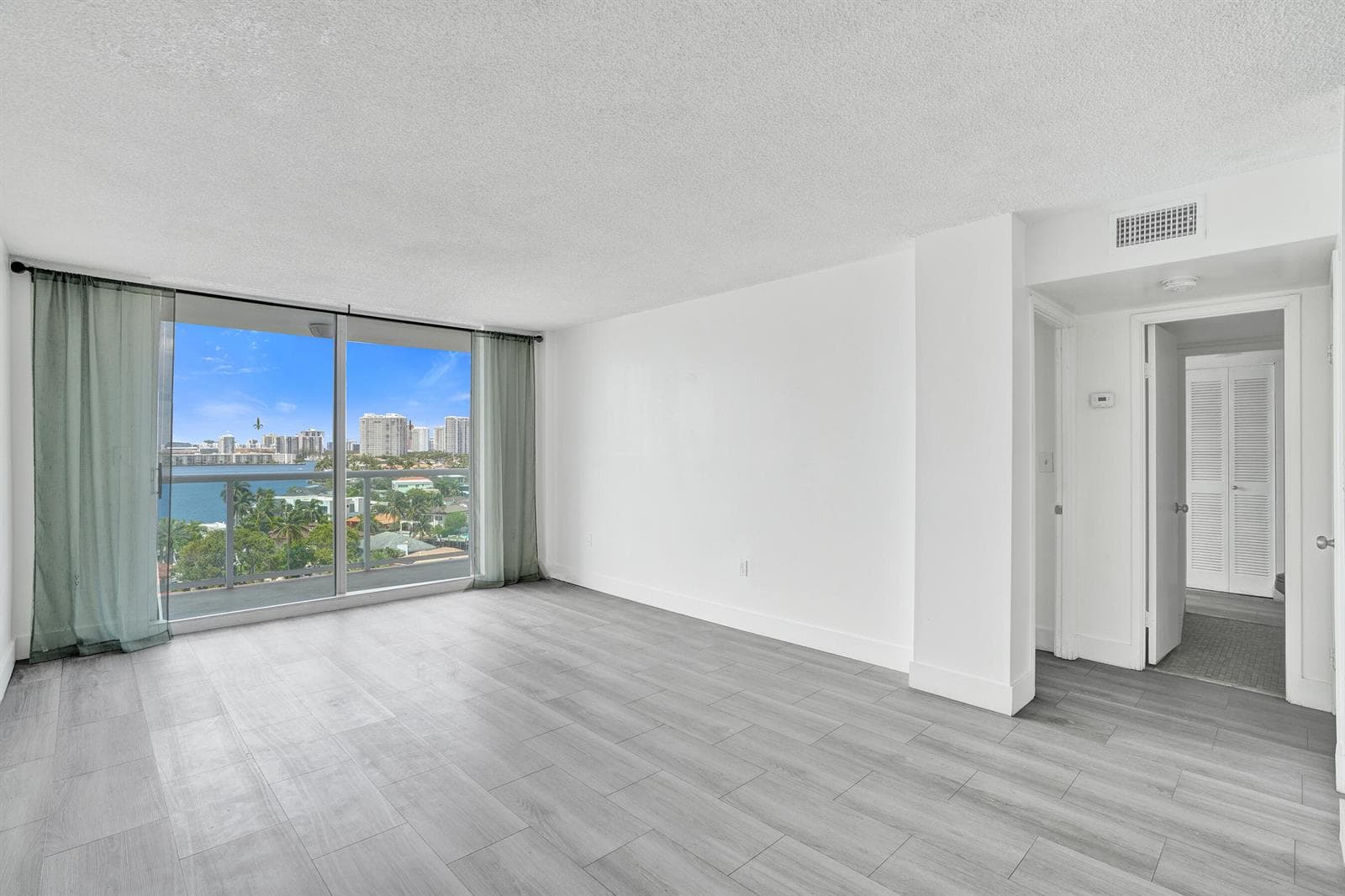 2841 NE 163RD Street 1111 photo 5