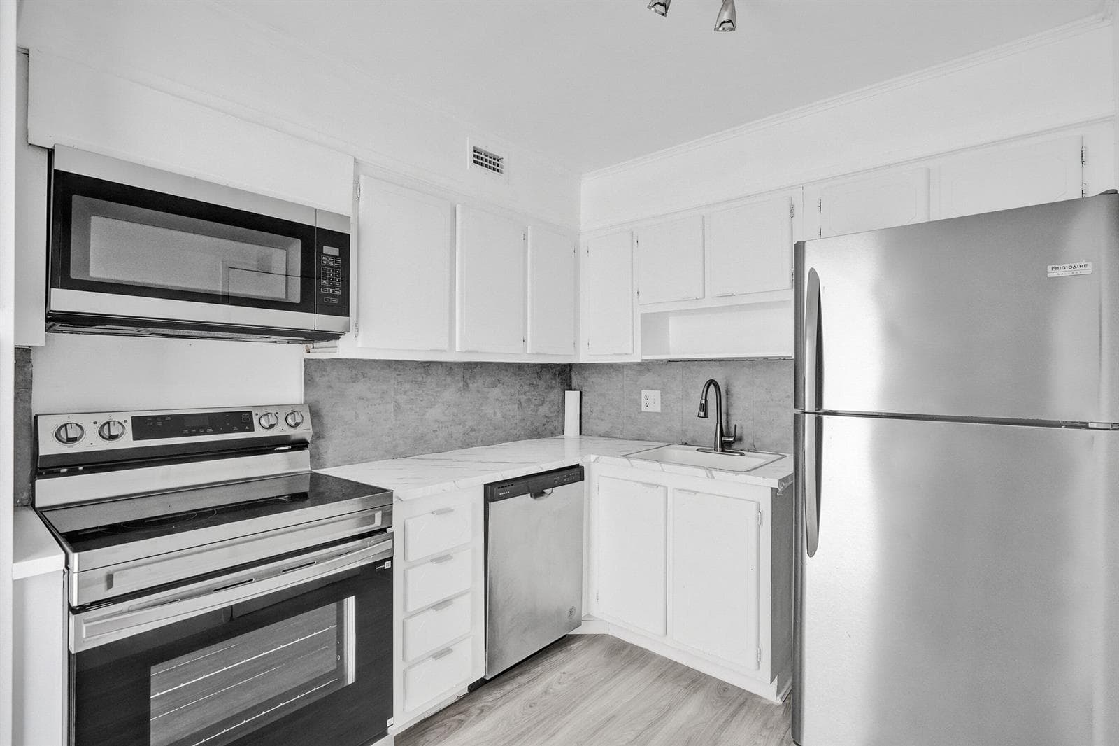 2841 NE 163RD Street 1111 photo 15