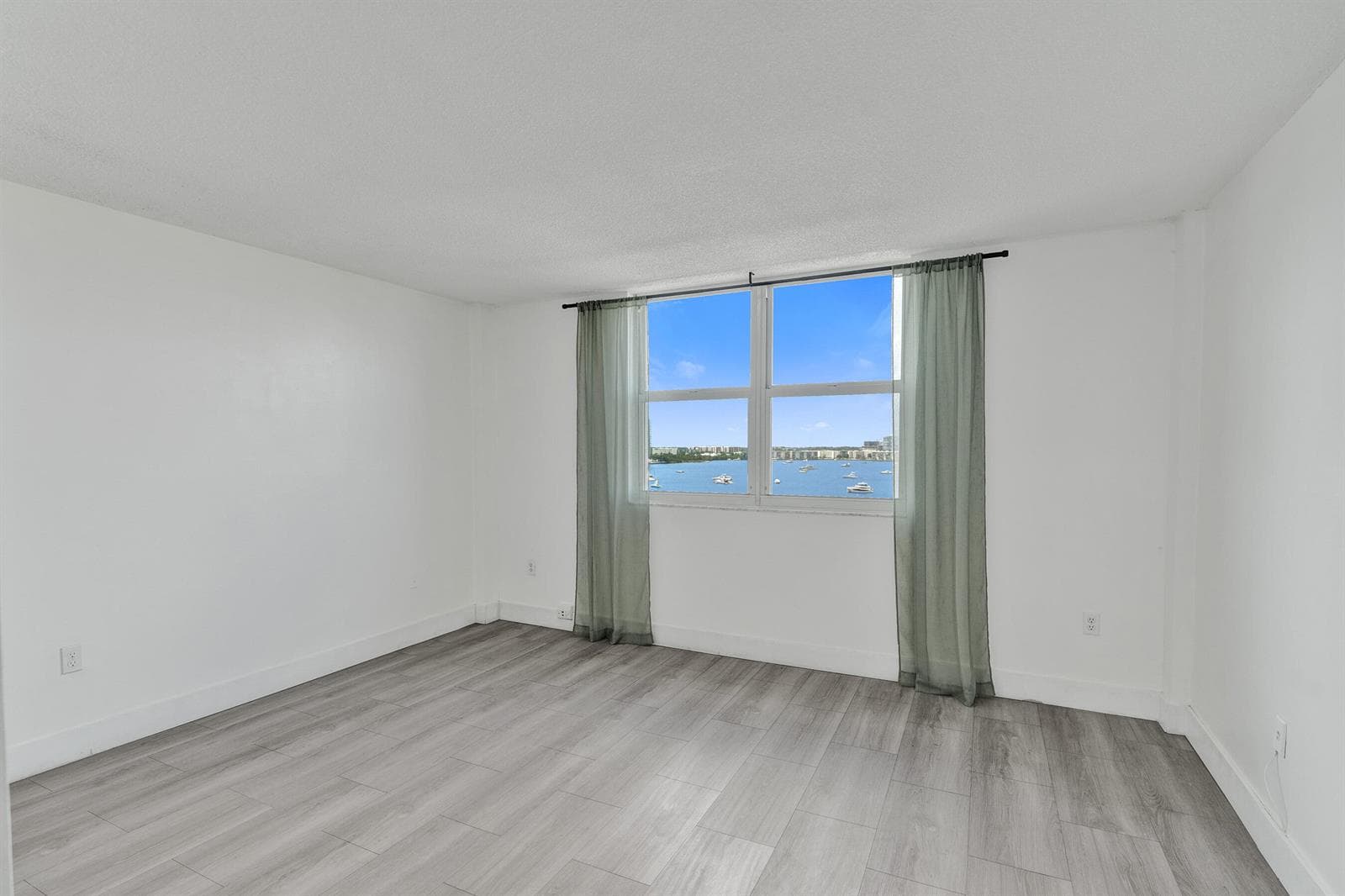 2841 NE 163RD Street 1111 photo 19