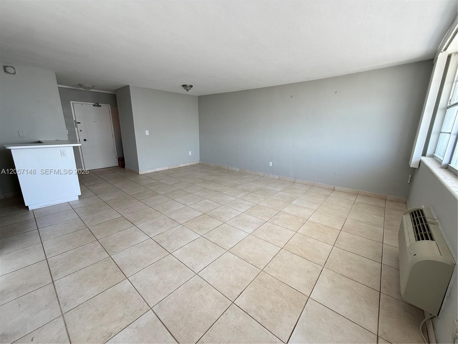 5313 Collins Ave 1008 photo 2