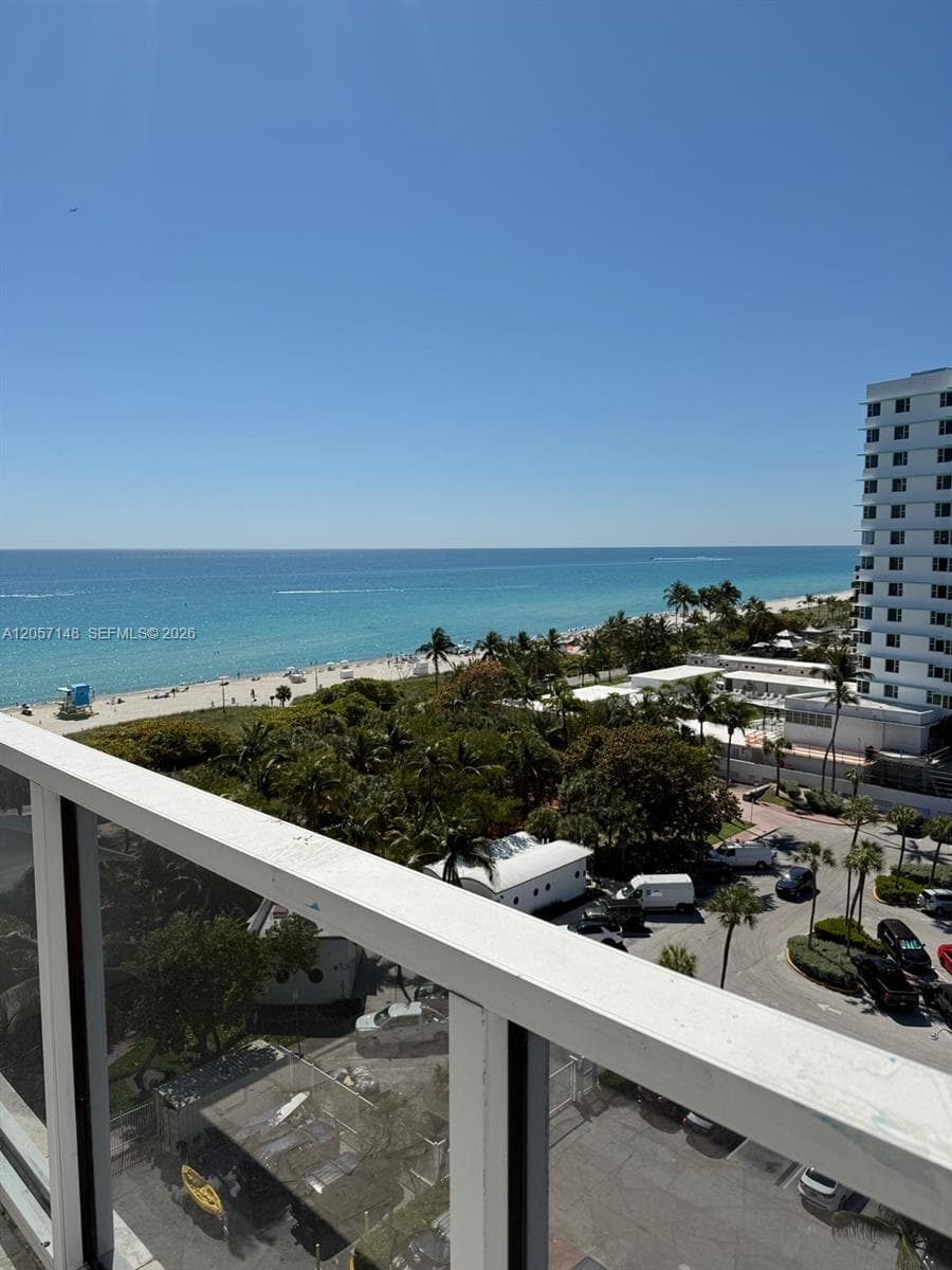 5313 Collins Ave 1008 photo 1