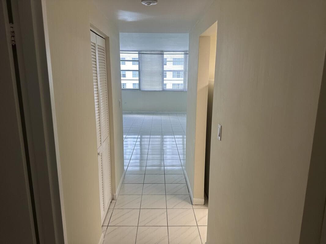 999 Brickell Bay Drive 1206 photo 7