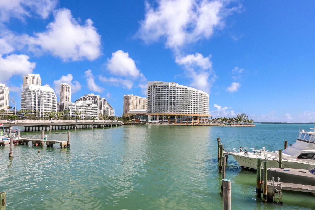 999 Brickell Bay Drive 1206 photo 3