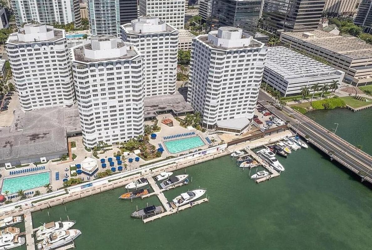 999 Brickell Bay Drive 1206 photo 1
