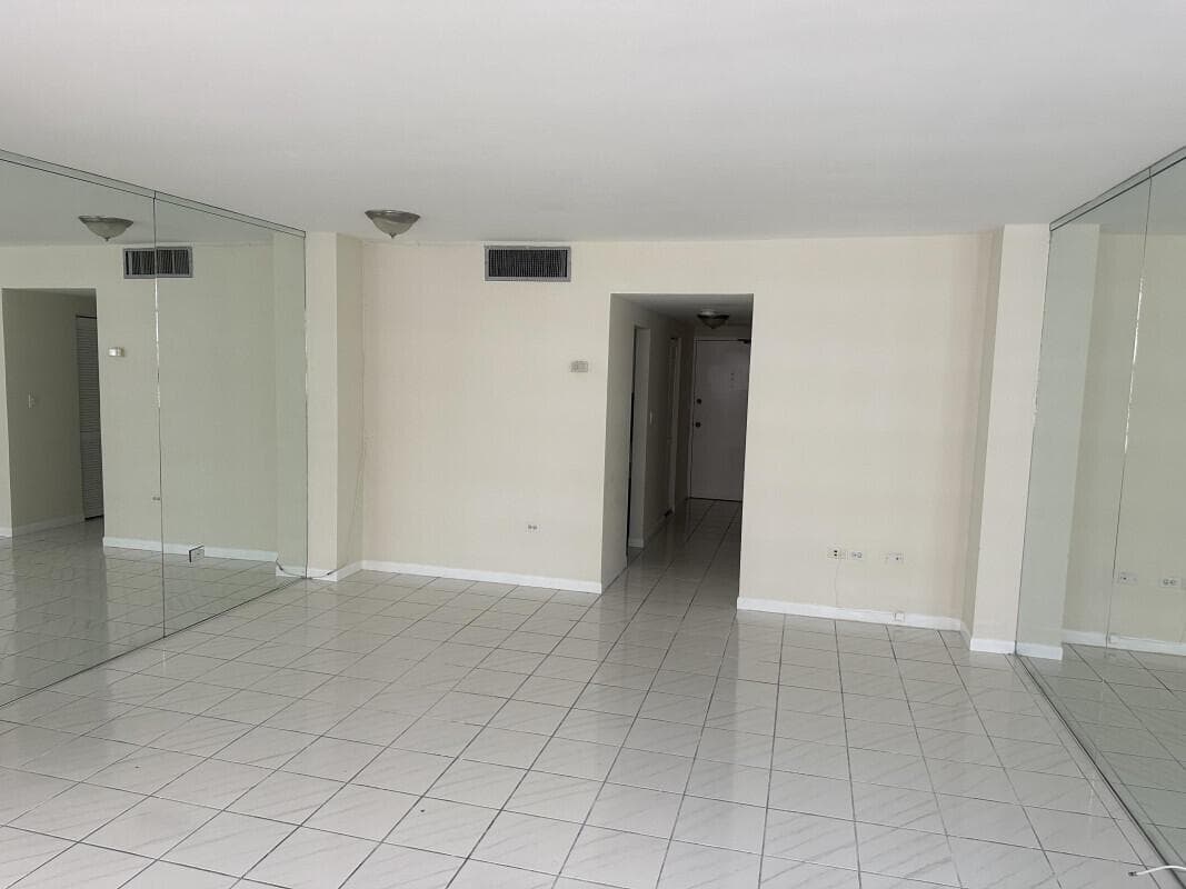 999 Brickell Bay Drive 1206 photo 5
