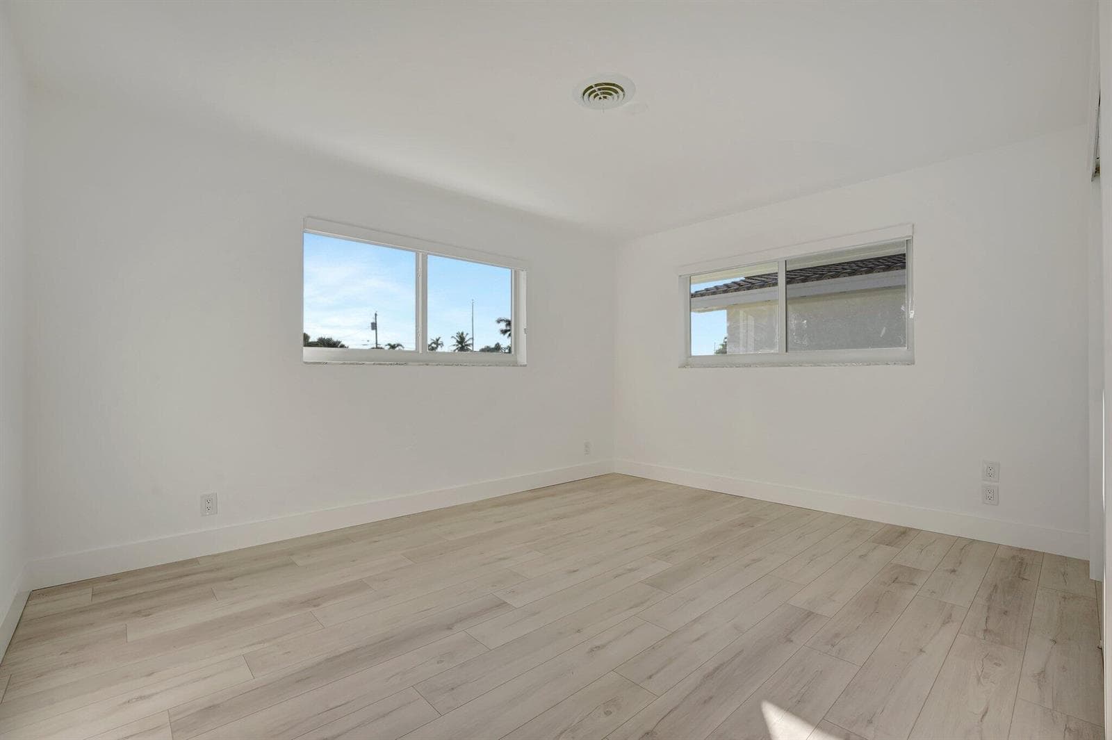 1478 NE 57TH Court photo 24