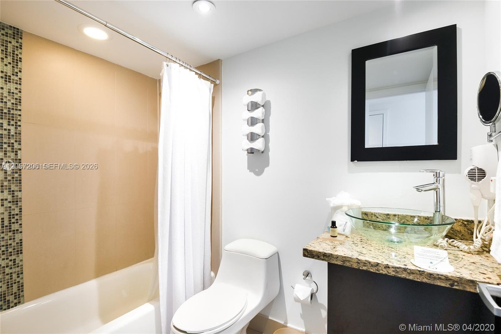 290 Bal Bay Dr 107 photo 8