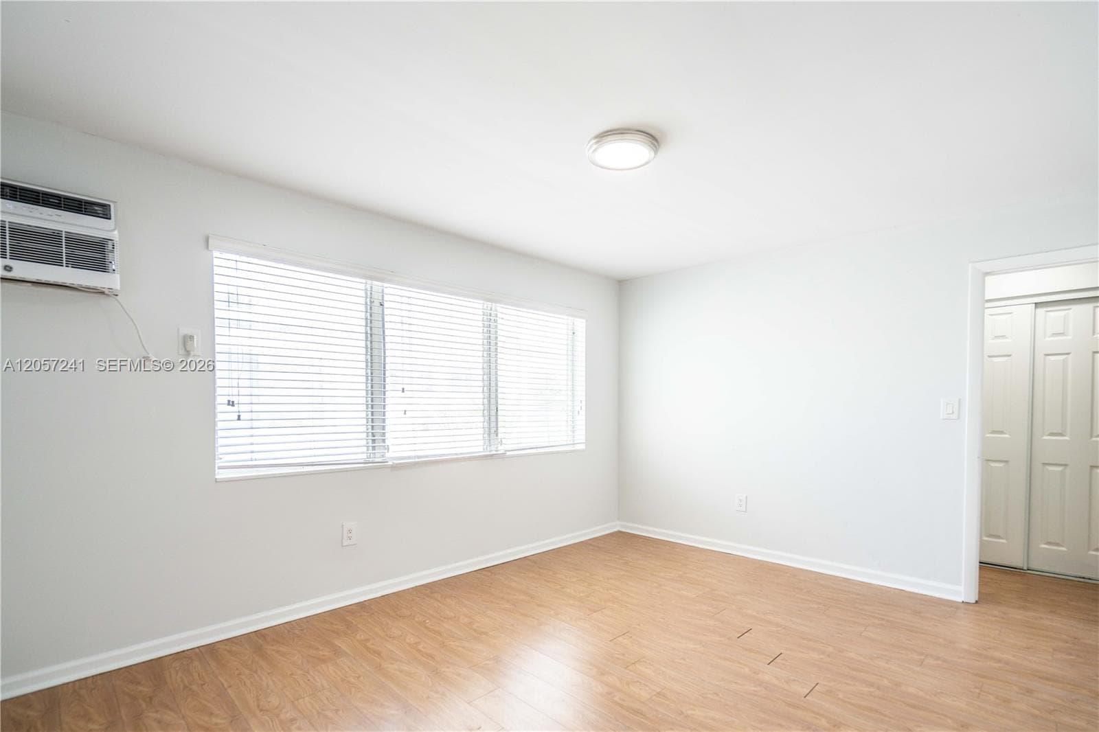 7931 East Dr 204 photo 13