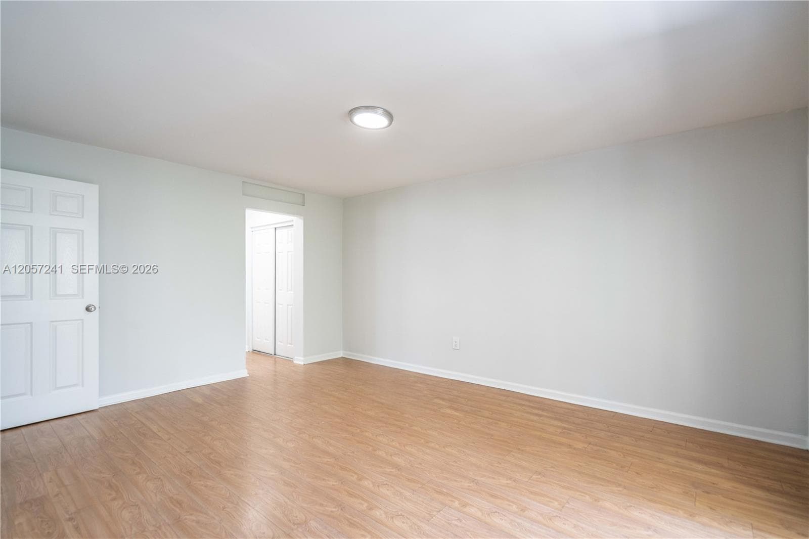 7931 East Dr 204 photo 7