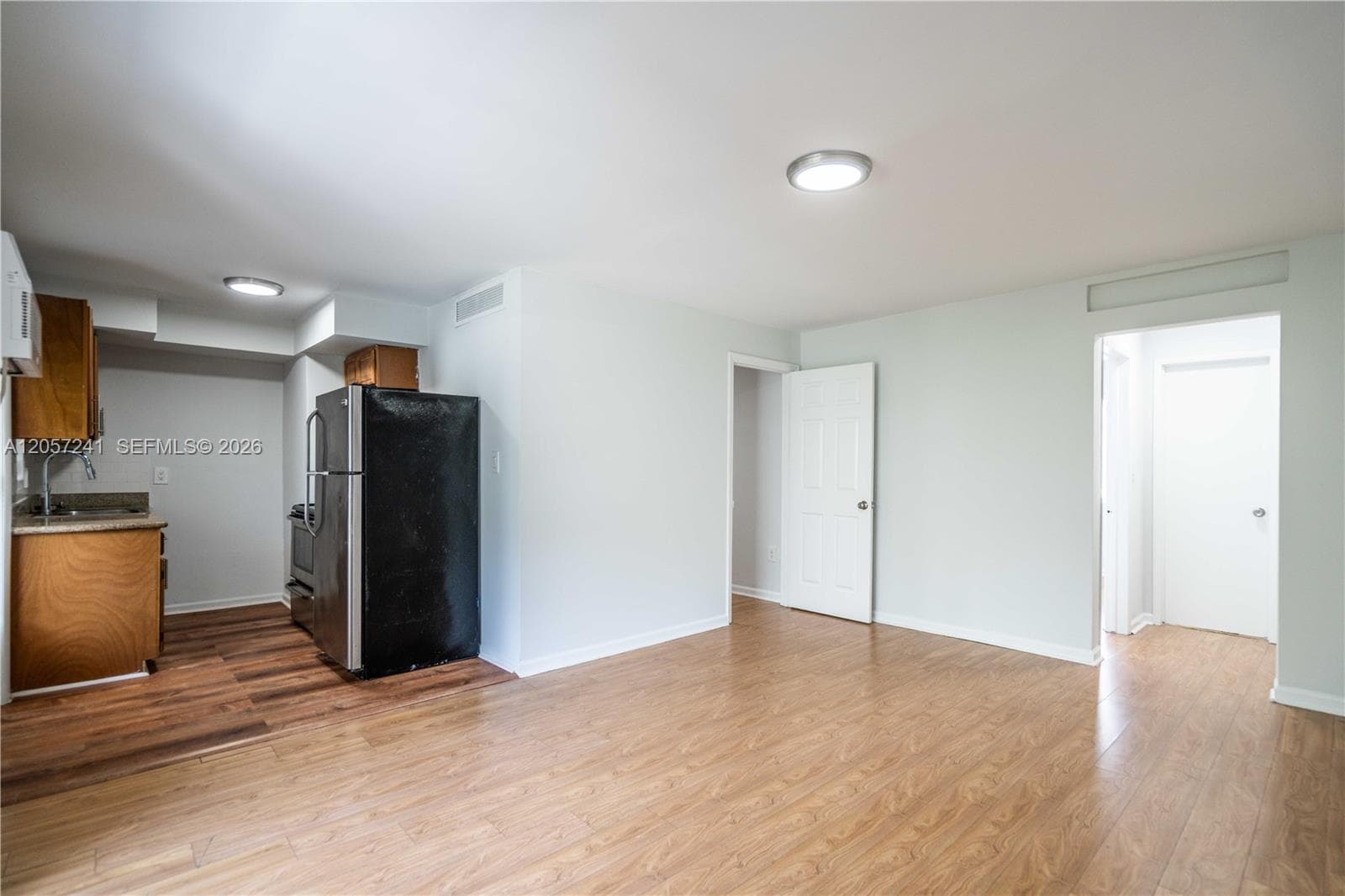 7931 East Dr 204 photo 5