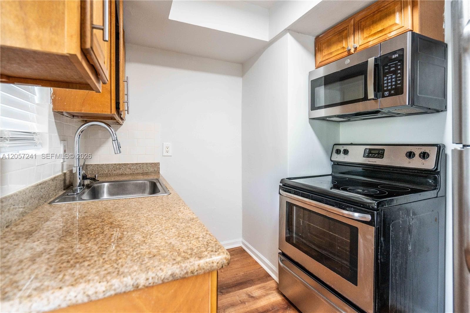 7931 East Dr 204 photo 9