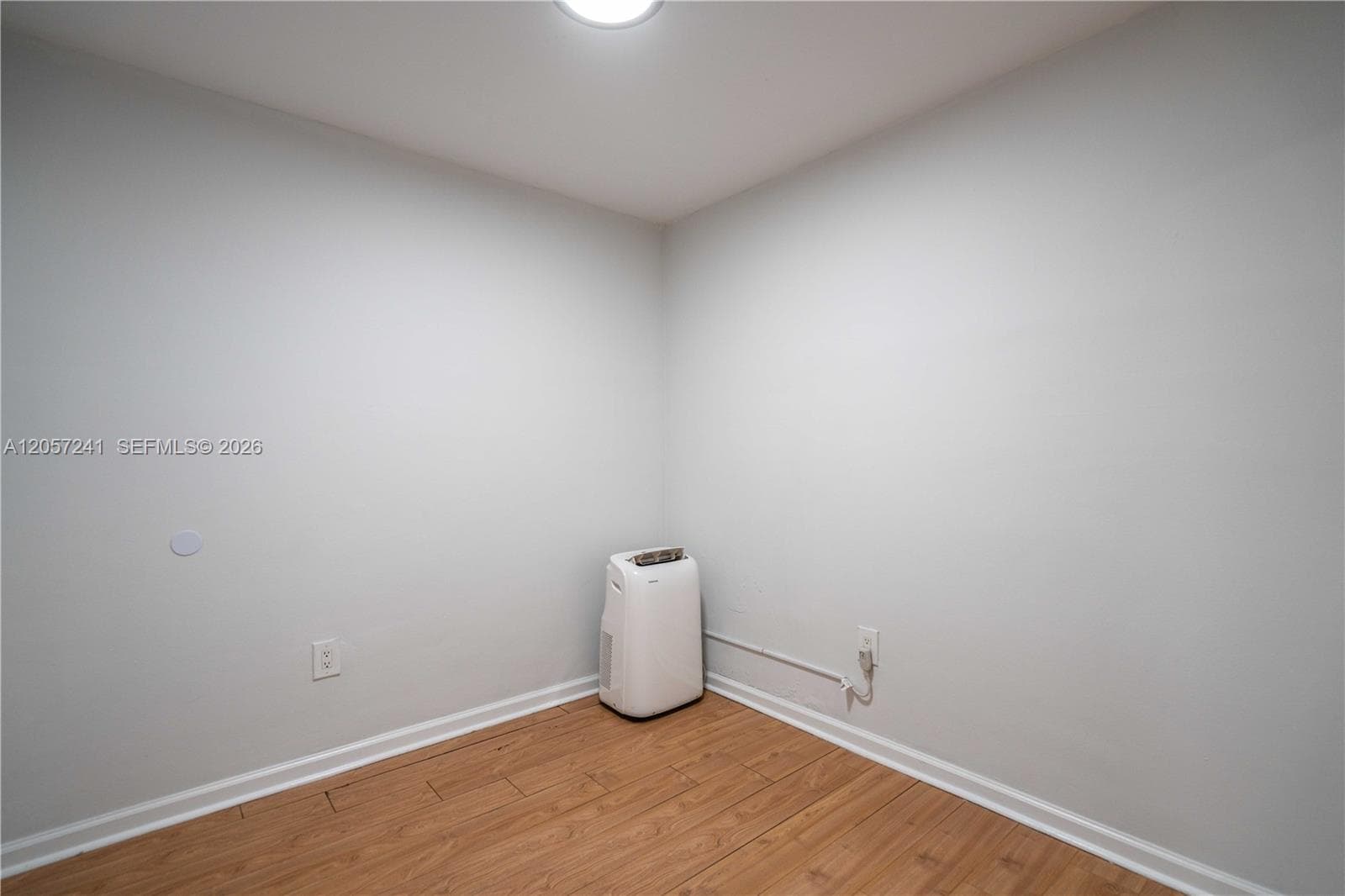 7931 East Dr 204 photo 18