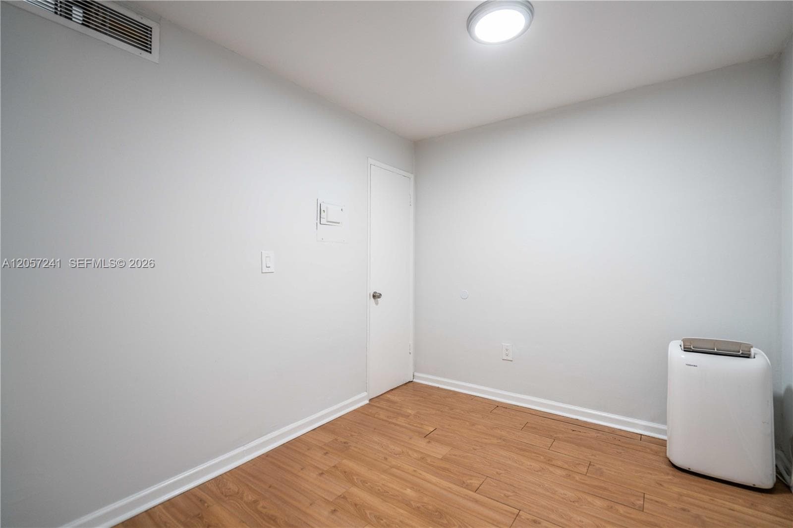 7931 East Dr 204 photo 15
