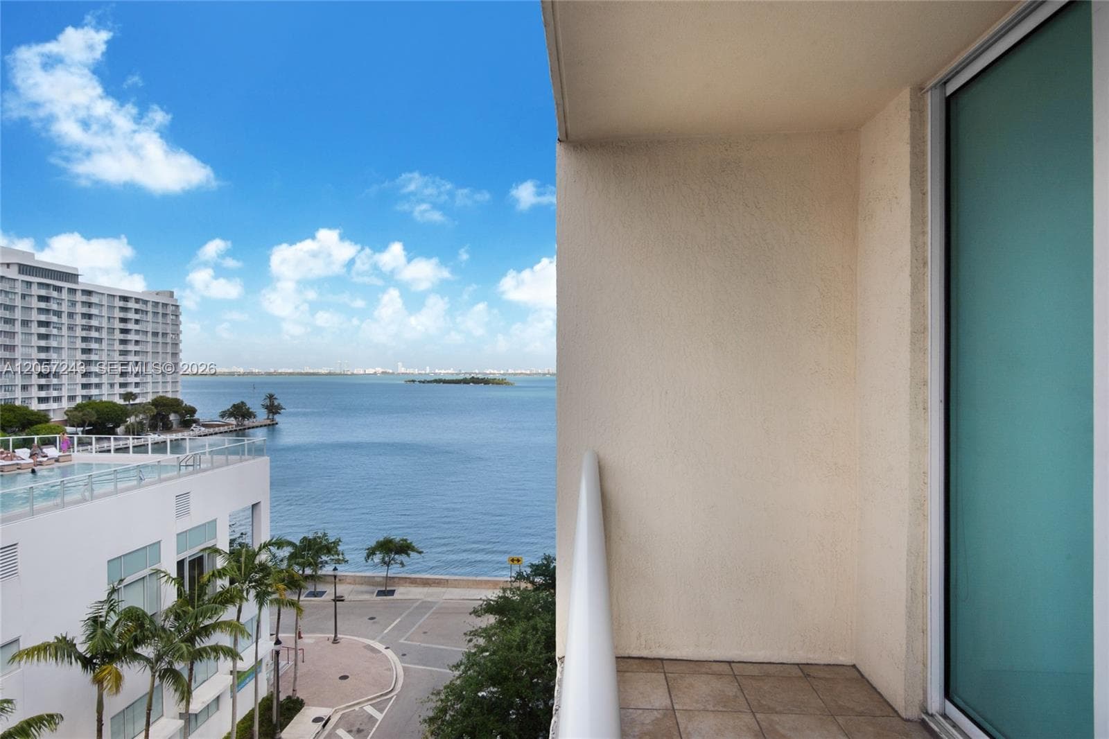 2000 N Bayshore Dr 626 photo 12