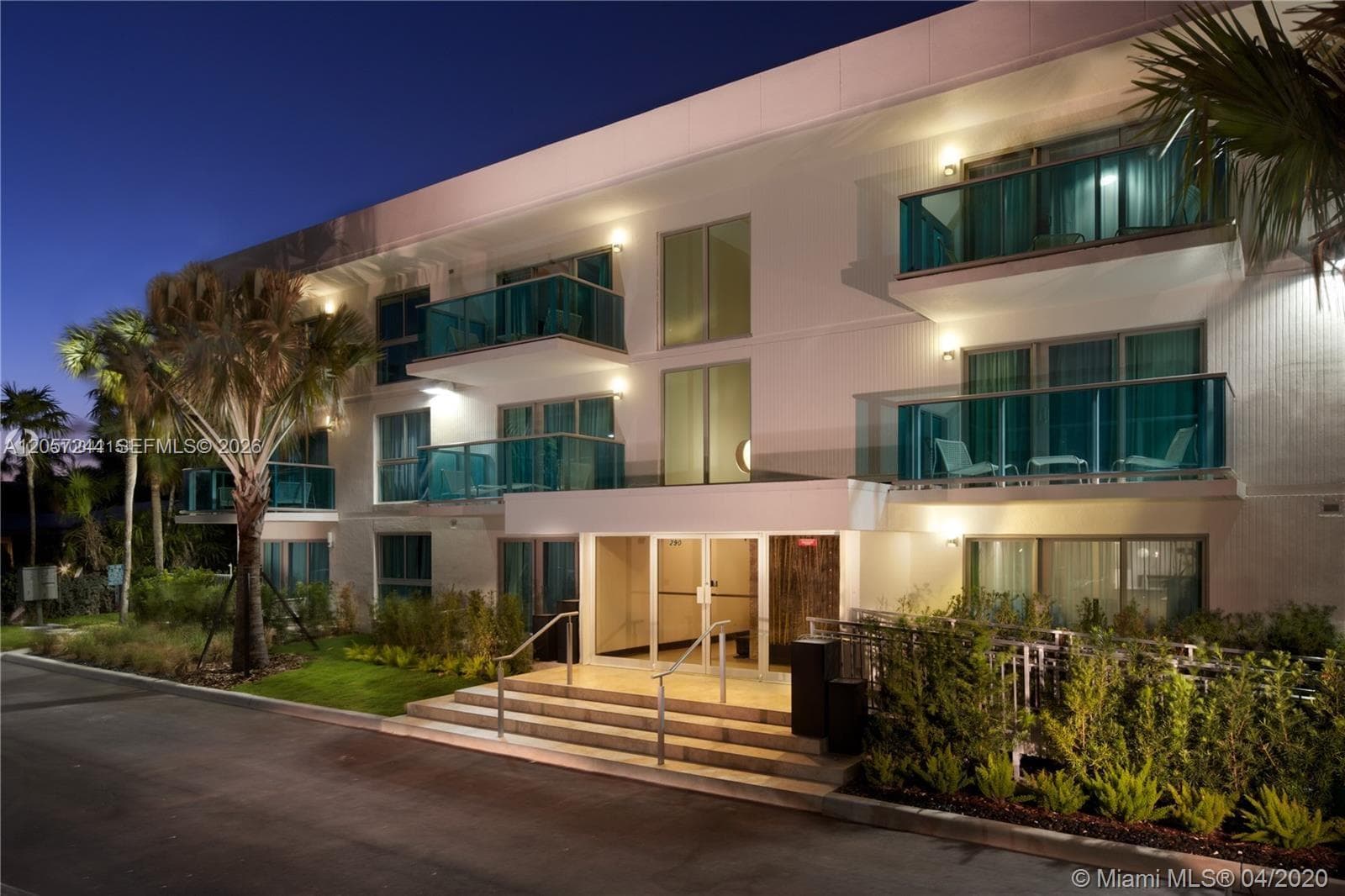 290 Bal Bay Dr 108 photo 4