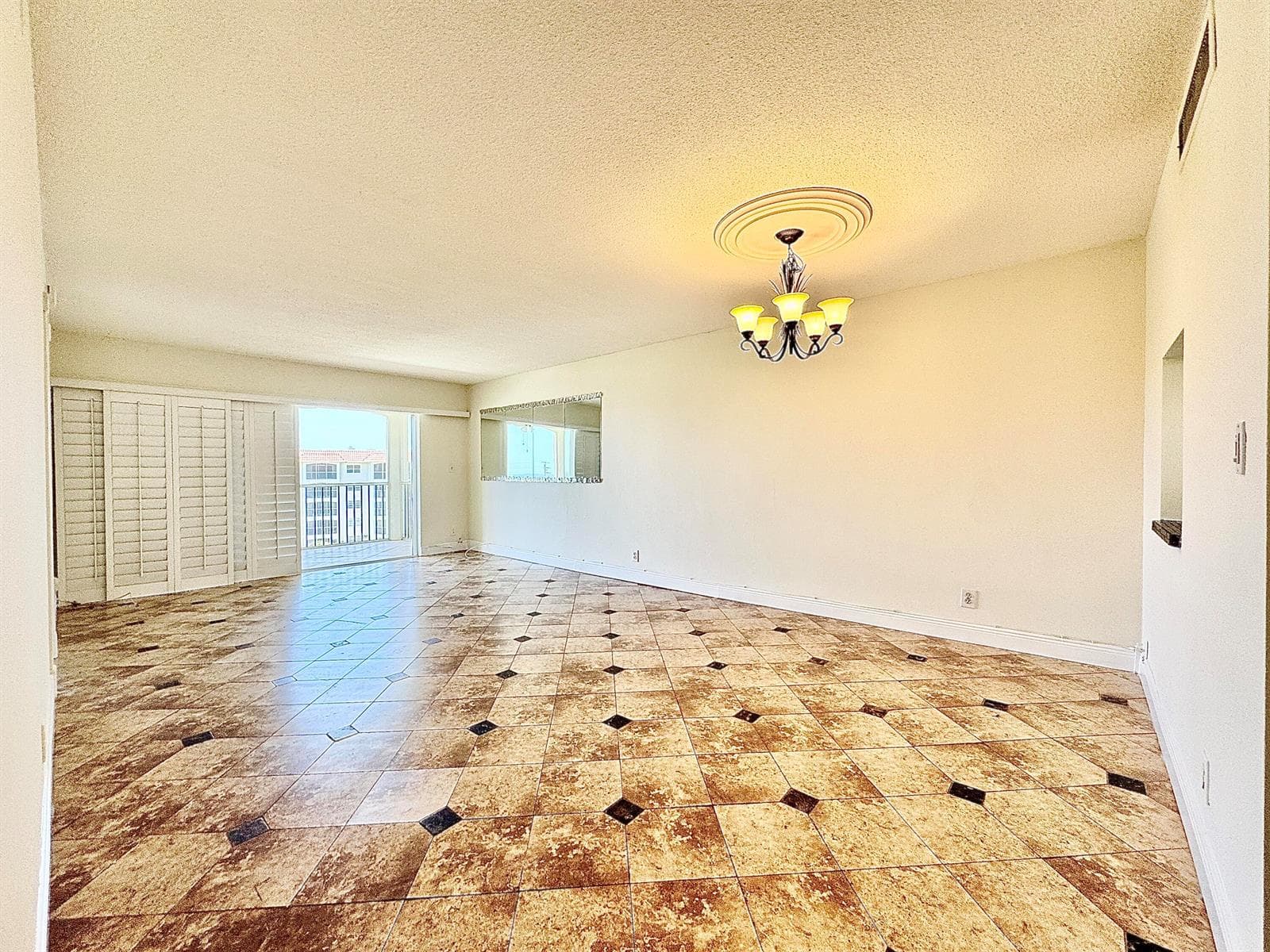 2871 N Ocean Boulevard C513 photo 8