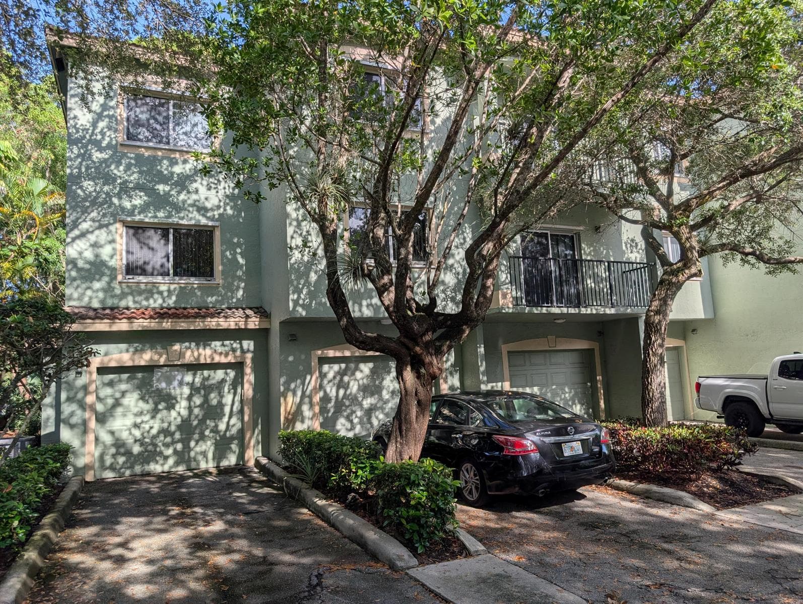 350 CRESTWOOD Circle 201 photo 6