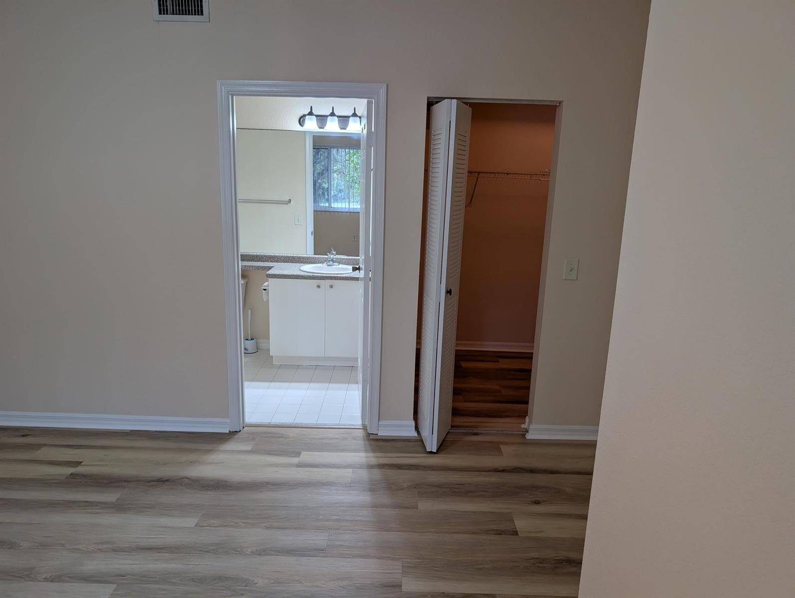 350 CRESTWOOD Circle 201 photo 13