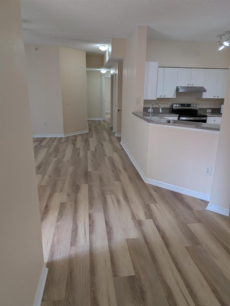 350 CRESTWOOD Circle 201 photo 11
